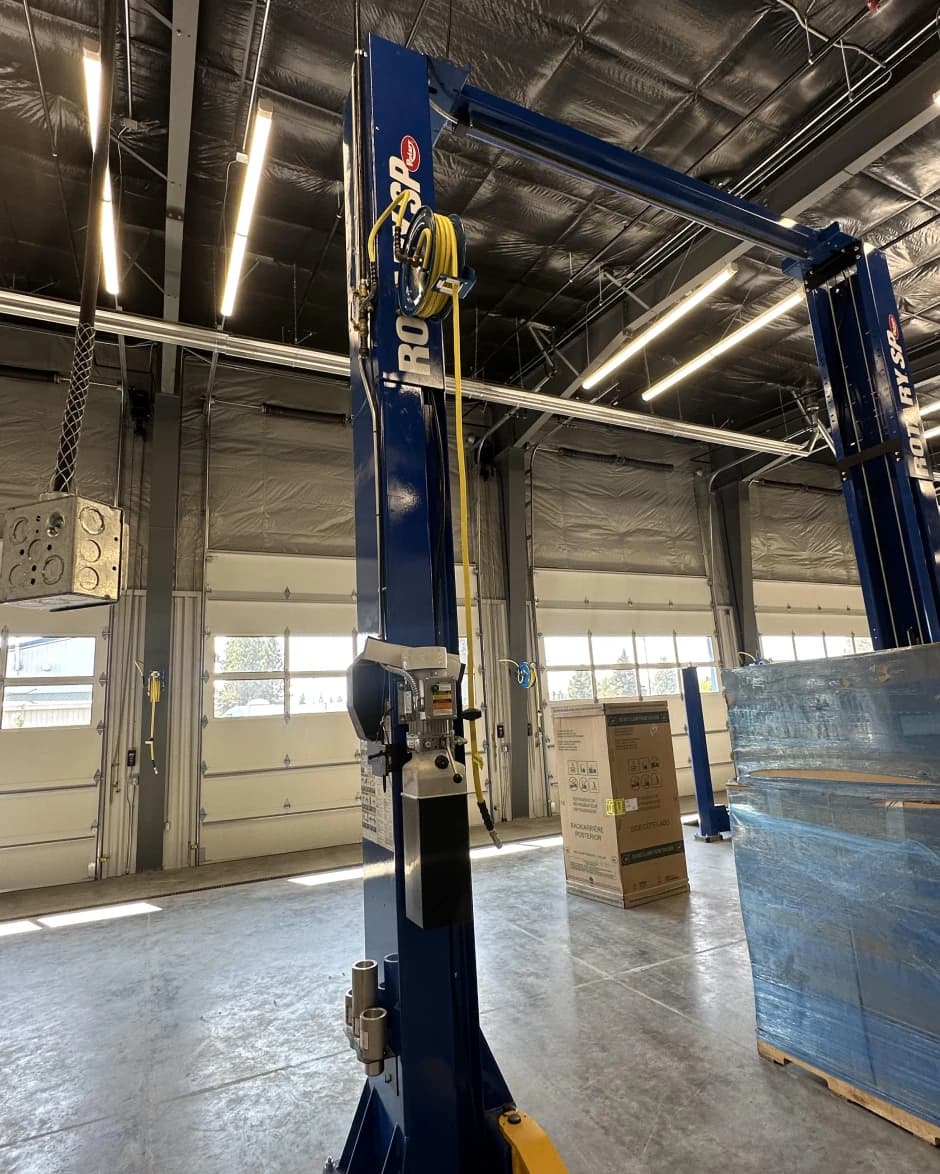 Ford dealership lift